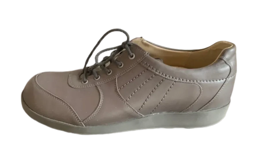 Handgefertigter orthopädischer Maßschuh aus der Werkstatt von progangart, Meisterbetrieb Achim Gaab in Mauer bei Heidelberg