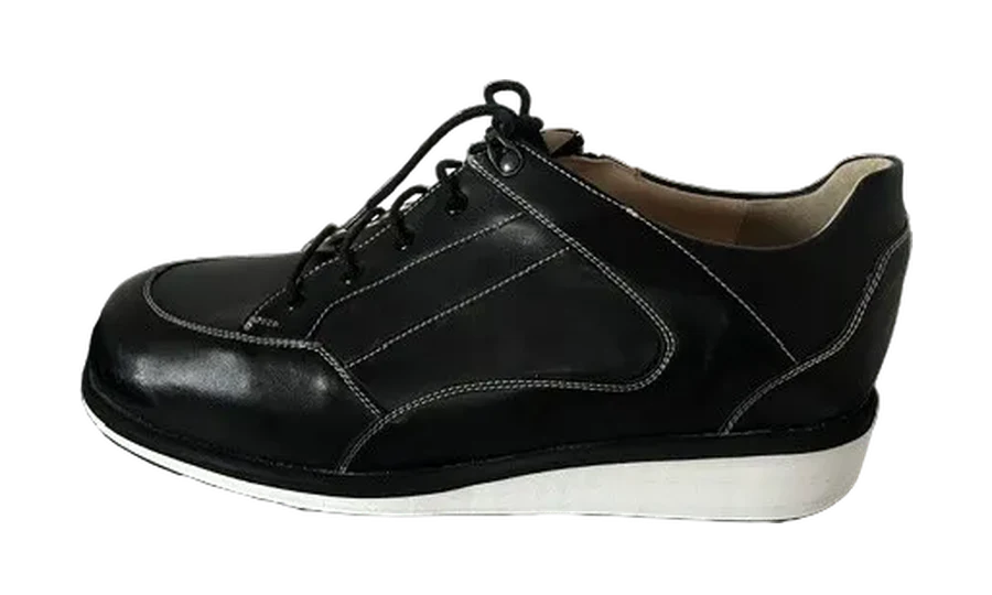 Handgefertigter orthopädischer Maßschuh aus der Werkstatt von progangart, Meisterbetrieb Achim Gaab in Mauer bei Heidelberg