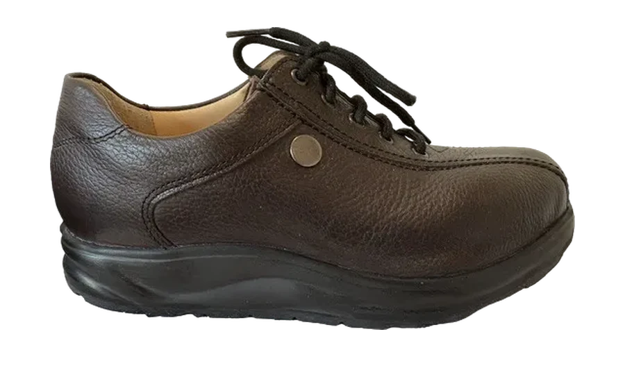Handgefertigter orthopädischer Maßschuh aus der Werkstatt von progangart, Meisterbetrieb Achim Gaab in Mauer bei Heidelberg